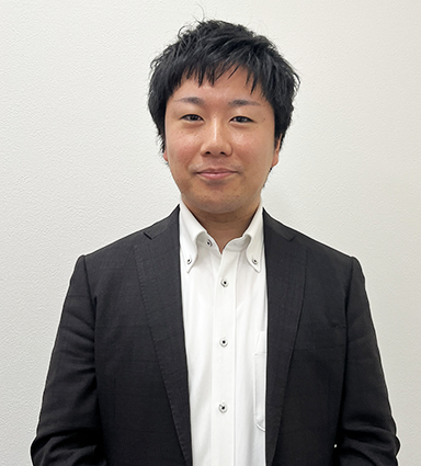 ソリューションサービス部自社製品拡販グループ　Y.F